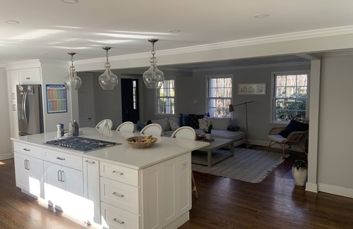 Darien House | Beautiful 5 bedroom Darien house with pool