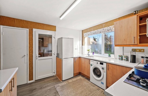 Aylesbury House | Beautiful 5 Bedroom House Free Parking, Aylesbury