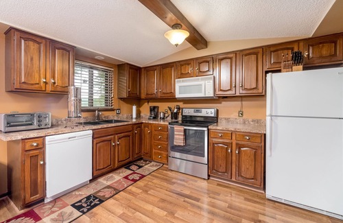Elmira House | Beautiful 5 Bedroom House to enjoy!