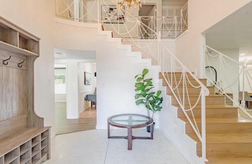 Sherman Oaks House | Beautiful 5 bedroom sleeps16 pool Universal