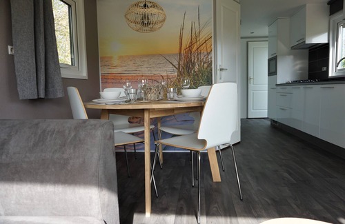Noordwelle Ski Chalet | Beautiful accommodation, large enclosed garden near Renesse beach.