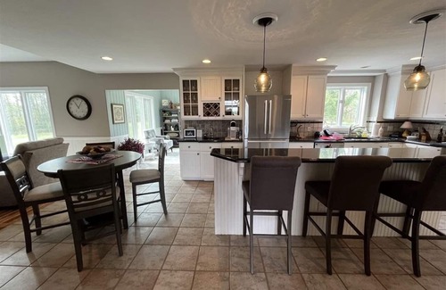 Harbor Springs House | Beautiful acre and a half treed lot with 5 beds and a hot tub in Harbor Springs.