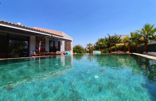 Alcalar Villa | Beautiful Algarve Pool Villa Bali 15min to beach