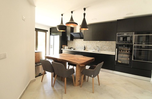 Alcalar Villa | Beautiful Algarve Pool Villa Bali with a private garden - 15min to beach