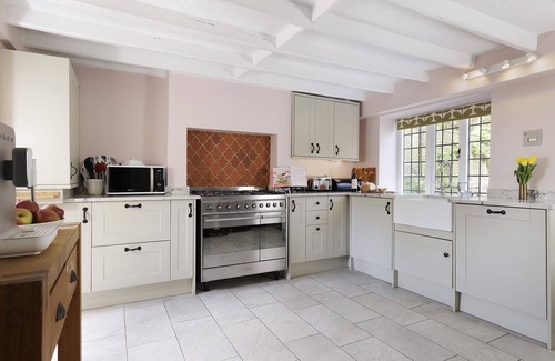 Blockley Cottage | Beautiful and characterful dog friendly holiday cottage - Archway House