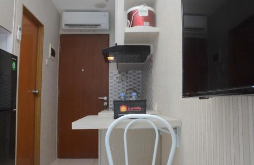 Kayu Putih Apartment | Beautiful and Relaxing Studio Tifolia Apartment By Travelio