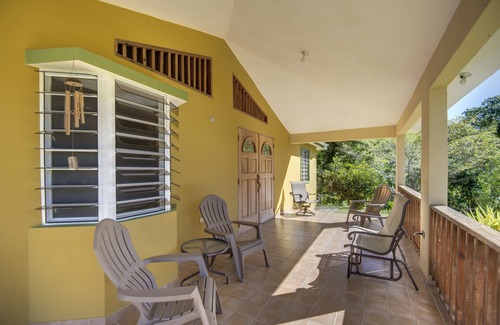 Angeles House | Beautiful and roomy residence close to nature adventure attractions!