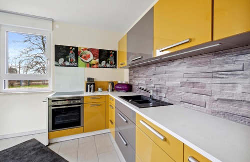Oberhavel House | Beautiful and tasteful vacation home directly on the lake.