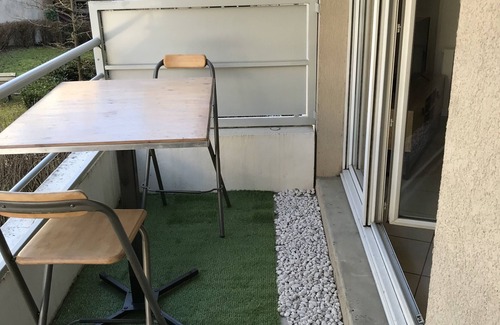 Chalon-sur-Saone Apartment | Beautiful apartment in a good location renovated to new quality bedding
