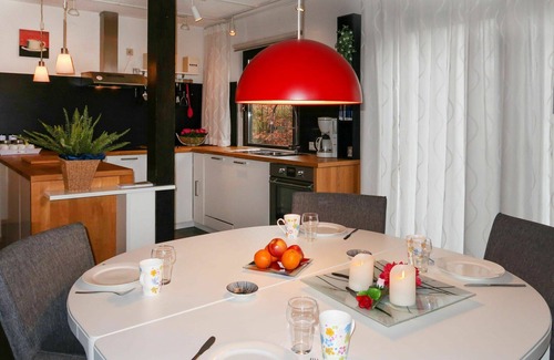 Frankenau House | Beautiful apartment in villa for 4 guests with WIFI, TV, terrace and pets allowed