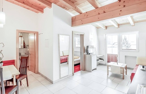 Runhof Apartment | Beautiful apartment for 4 people with WIFI, TV, balcony, pets allowed and parking