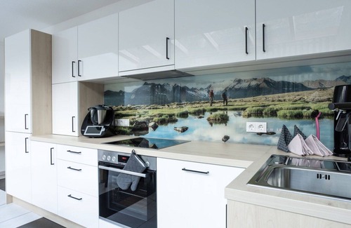 Runhof Apartment | Beautiful apartment for 8 guests with WIFI, A/C, TV, terrace, pets allowed and parking