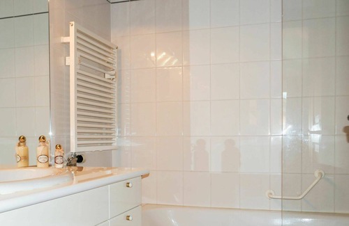 Sils-Maria Apartment | Beautiful apartment for 4 people with WIFI, TV, balcony, pets allowed and parking