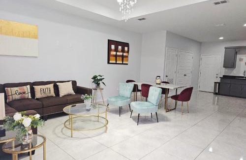 Weslaco Apartment | Beautiful apartment 9 min to Mercedes outlets