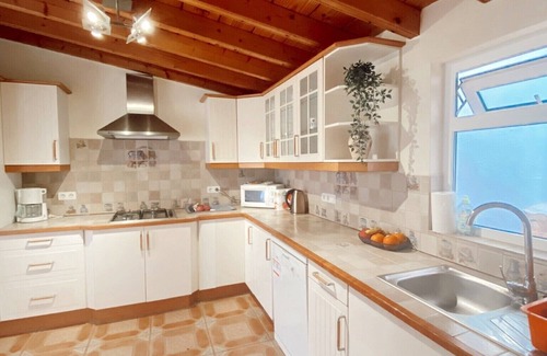 Chayofa House | Beautiful apartment 98 sqm with sea view 2 bedrooms, balcony + terrace, pool, free wifi