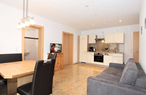 Emberg Apartment | Beautiful apartment for 6 guests with WIFI, TV, terrace, pets allowed, panoramic view and parking