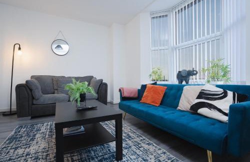 Bootle Apartment | Beautiful apartment dos - free public parking