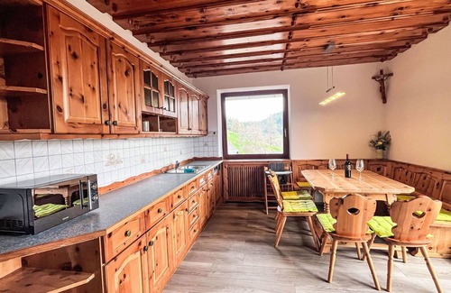 Magdalensberg Apartment | Beautiful apartment for 6 people with WIFI, pool, TV, patio, panoramic view and parking