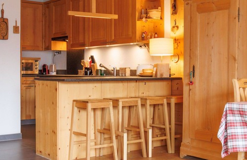 Champery Apartment | Beautiful apartment for 4 people with WIFI, TV, balcony and panoramic view