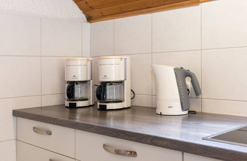 Immerath Apartment | Beautiful apartment for 12 people with WIFI, TV, balcony and pets allowed