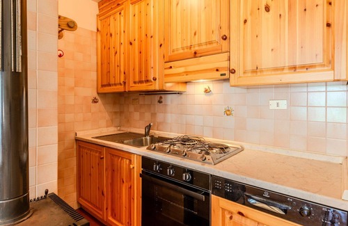 Pinzolo Apartment | Beautiful apartment for 8 guests with TV, panoramic view and parking