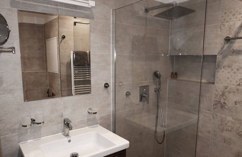 Brno-stred Apartment | Beautiful apartment for 2 people with WIFI, hot tub, TV, patio and parking