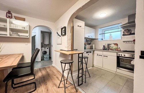 Drassmarkt Apartment | Beautiful apartment for 4 guests with WIFI, TV, patio, pets allowed, panoramic view and parking
