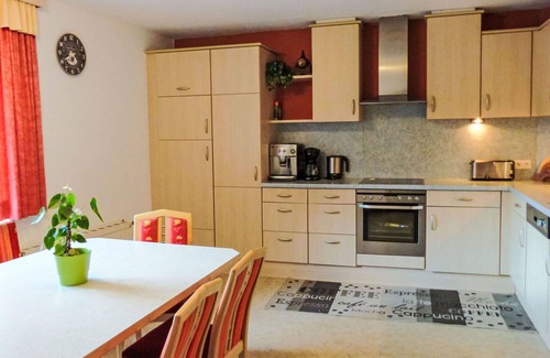 Oetz Apartment | Beautiful apartment for 8 guests with WIFI, TV, balcony, pets allowed and parking