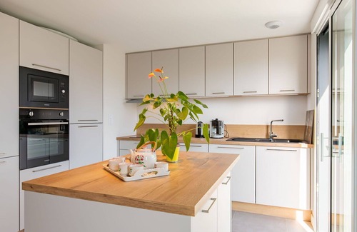 Nevez Apartment | Beautiful apartment for 4 guests with WIFI, TV, balcony and parking