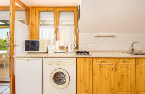 Balatonmariafurdo Apartment | Beautiful apartment for 4 people with WIFI, pool, A/C, TV, patio and parking