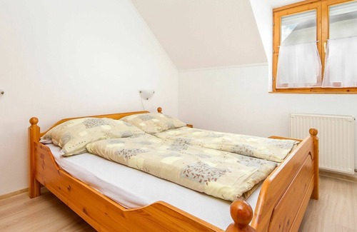 Balatonmariafurdo Apartment | Beautiful apartment for 4 people with WIFI, pool, A/C, TV, patio and parking