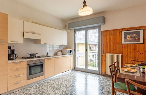 Dongo Apartment | Beautiful apartment for 5 guests with WIFI, TV, patio and parking