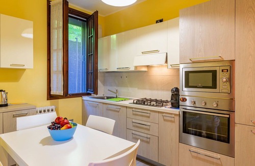 Dongo Apartment | Beautiful apartment for 4 guests with WIFI, TV, patio and parking