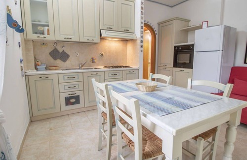 Fondi Apartment | Beautiful apartment for 6 guests with WIFI, A/C, TV, terrace, pets allowed and parking