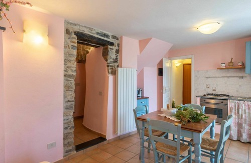 Vasia Apartment | Beautiful apartment for 6 guests with WIFI, terrace, pets allowed and parking