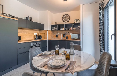 8th Arrondissement Apartment | Beautiful apartment in Marseille