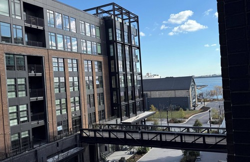Port Covington Apartment | Beautiful apartment in wonderful Baltimore with WiFi, fitness room, AC