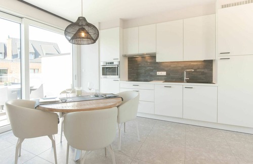 Belgian Coast House | Beautiful apartment in villa for 4 guests with A/C, WIFI, TV, balcony and parking