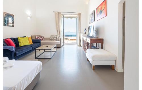 Raito Apartment | Beautiful Apartment In Raito With Wifi