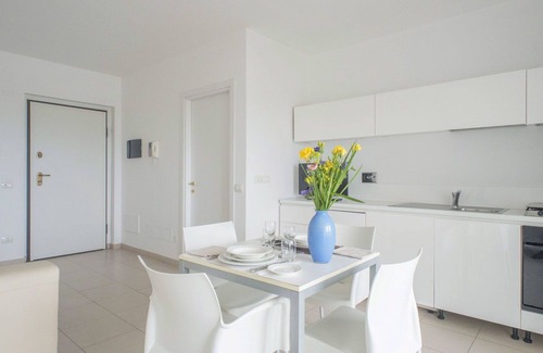 San Salvo Marina Apartment | Beautiful apartment for 6 guests with WIFI, pool, A/C, TV, patio, pets allowed and parking