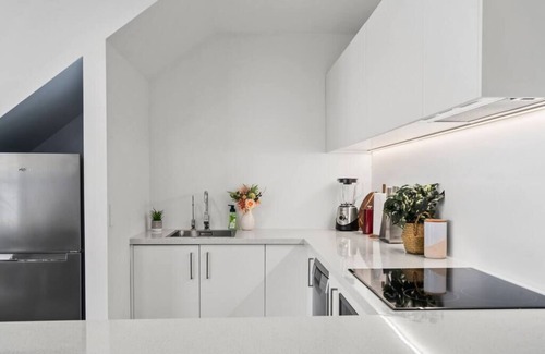Frankton Apartment | Beautiful Apartment, Sleeps 4, Close Town & Ski