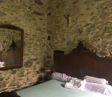 Mons Apartment | beautiful arched stone apartment 1 bd