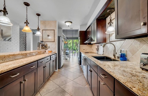 Riverside House | Beautiful Austin Retreat | Pool |Large Backyard | Sleeps 10