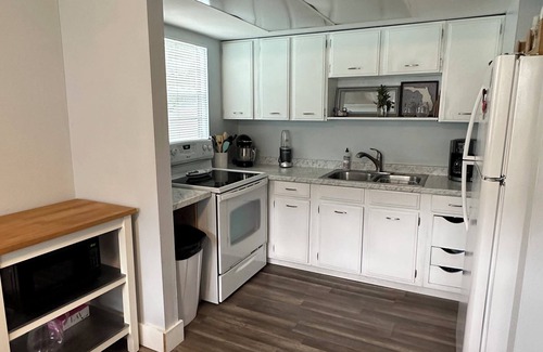 Horton Shores House | Beautiful beach house at walking distance from the Beach and Surf.