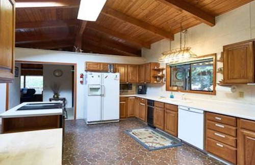 Brookings House | Beautiful Beach access/River Front Hot tub and Fire pit