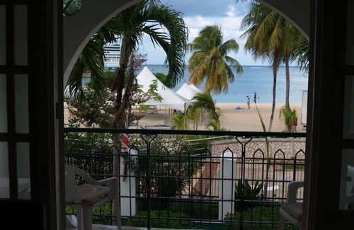 Ocho Rios Apartment | Beautiful Beachfront1 Bedroom Condo D18, Ocho Rios, Jamaica