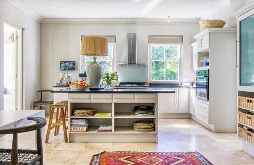 Newlands Villa | Beautiful Bishopscourt home with mountain views