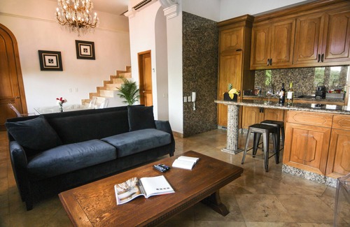 Casco Viejo Apartment | Beautiful Boutique Apart-hotel view & services (La Isabela Suites)