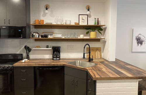 Daphne Condo | Beautiful Brand-New Interior