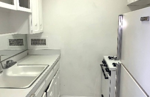 Sutton Place Apartment | Beautiful Bright High Floor Sparkling Modern Studio Apartment